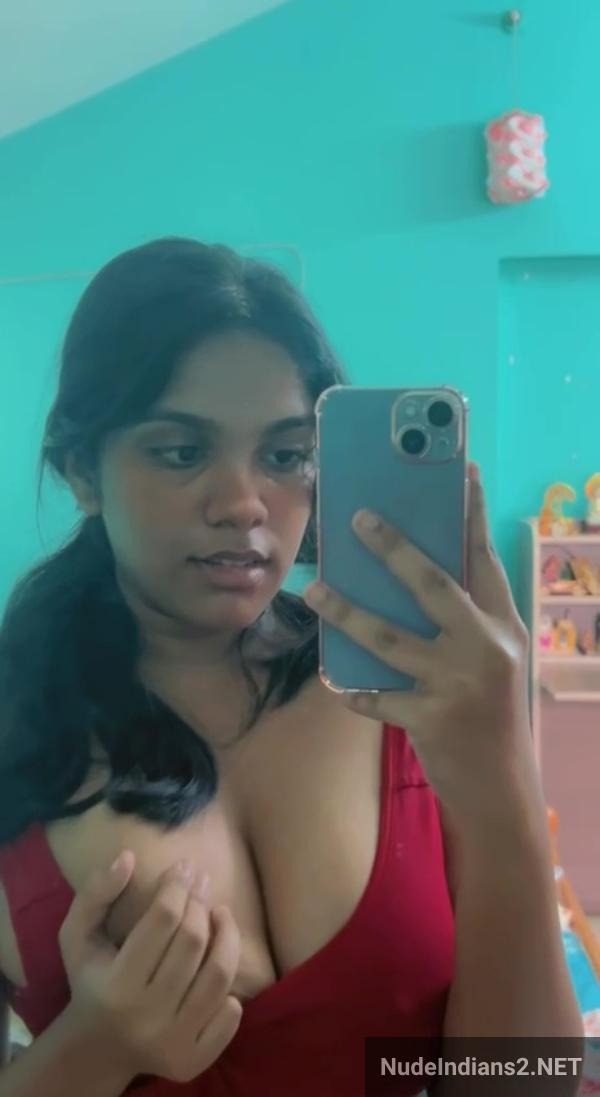 https://pub-5fcdf72a54cd4edbb03ec3edaa415a42.r2.dev/nakedleaks/images_of_pune_college_girl_siddhi_raut's_iphone_boob_selfies/33.jpg
