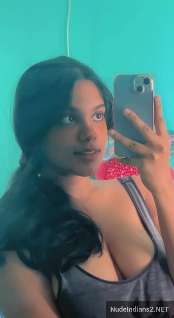https://pub-5fcdf72a54cd4edbb03ec3edaa415a42.r2.dev/nakedleaks/images_of_pune_college_girl_siddhi_raut's_iphone_boob_selfies/5.jpg