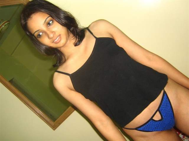 https://pub-5fcdf72a54cd4edbb03ec3edaa415a42.r2.dev/nakedleaks/inaugural_oral_experience_of_a_stunning_desi_girl_captured_in_photos/5.jpg