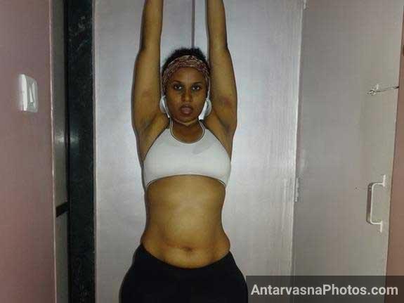 https://pub-5fcdf72a54cd4edbb03ec3edaa415a42.r2.dev/nakedleaks/indian_adult_film_star_lily's_sizzling_workout_pictures/0.jpg