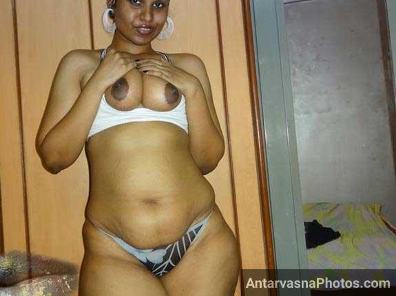 Indian adult film star Lily's Sizzling Workout Pictures