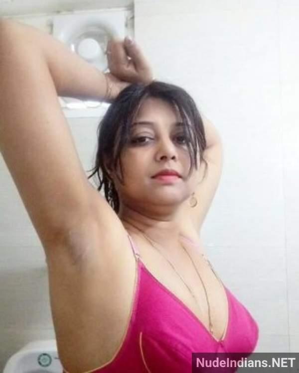 https://pub-5fcdf72a54cd4edbb03ec3edaa415a42.r2.dev/nakedleaks/indian_aunties_flaunting_nude_big_breasts_selfies/31.jpg