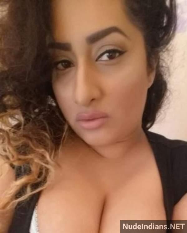 https://pub-5fcdf72a54cd4edbb03ec3edaa415a42.r2.dev/nakedleaks/indian_aunties_flaunting_nude_big_breasts_selfies/35.jpg