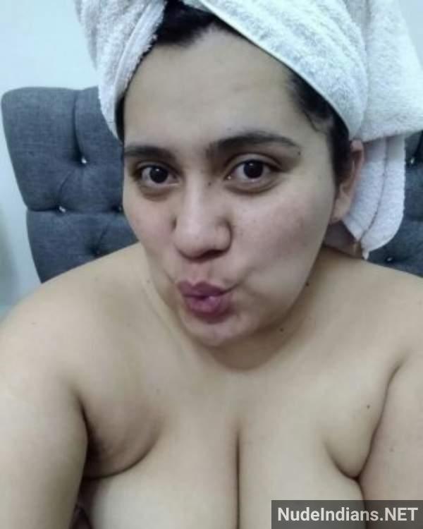 https://pub-5fcdf72a54cd4edbb03ec3edaa415a42.r2.dev/nakedleaks/indian_aunties_flaunting_nude_big_breasts_selfies/49.jpg