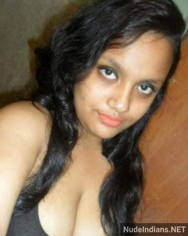 https://pub-5fcdf72a54cd4edbb03ec3edaa415a42.r2.dev/nakedleaks/indian_aunties_flaunting_nude_big_breasts_selfies/67.jpg