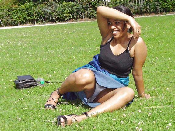 https://pub-5fcdf72a54cd4edbb03ec3edaa415a42.r2.dev/nakedleaks/indian_aunties_showcasing_their_natural_beauty/0.jpg