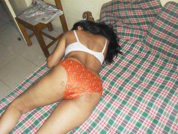 https://pub-5fcdf72a54cd4edbb03ec3edaa415a42.r2.dev/nakedleaks/indian_aunties_showcasing_their_natural_beauty/1.jpg