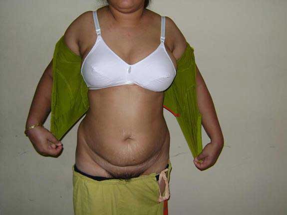 https://pub-5fcdf72a54cd4edbb03ec3edaa415a42.r2.dev/nakedleaks/indian_aunties_showcasing_their_natural_beauty/5.jpg