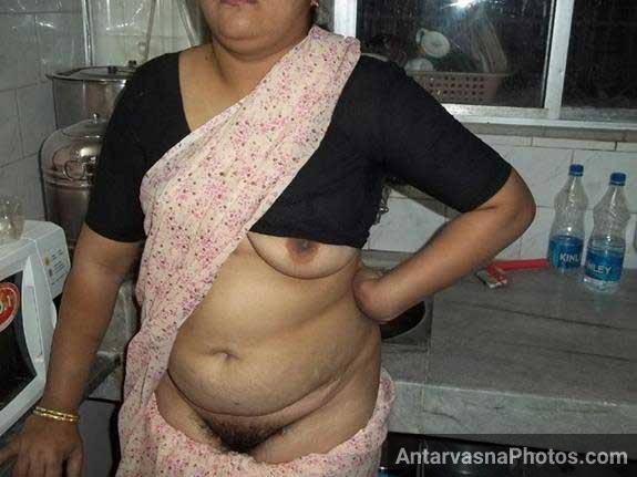 https://pub-5fcdf72a54cd4edbb03ec3edaa415a42.r2.dev/nakedleaks/indian_aunty_reveals_her_private_area_in_the_kitchen/0.jpg
