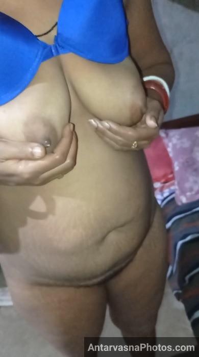https://pub-5fcdf72a54cd4edbb03ec3edaa415a42.r2.dev/nakedleaks/indian_aunty_with_large_breasts_intimate_photos_(13_hd_pictures_collection)/1.jpg