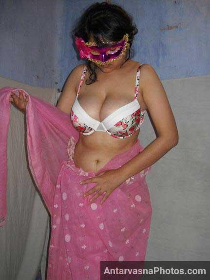 https://pub-5fcdf72a54cd4edbb03ec3edaa415a42.r2.dev/nakedleaks/indian_bhabhi_displaying_large_bosoms/0.jpg