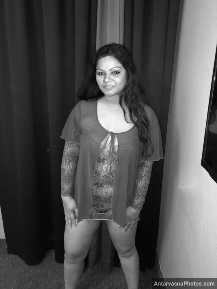 https://pub-5fcdf72a54cd4edbb03ec3edaa415a42.r2.dev/nakedleaks/indian_bhabhi_nude_pictures_collection_(64_high_quality_images)/32.jpg