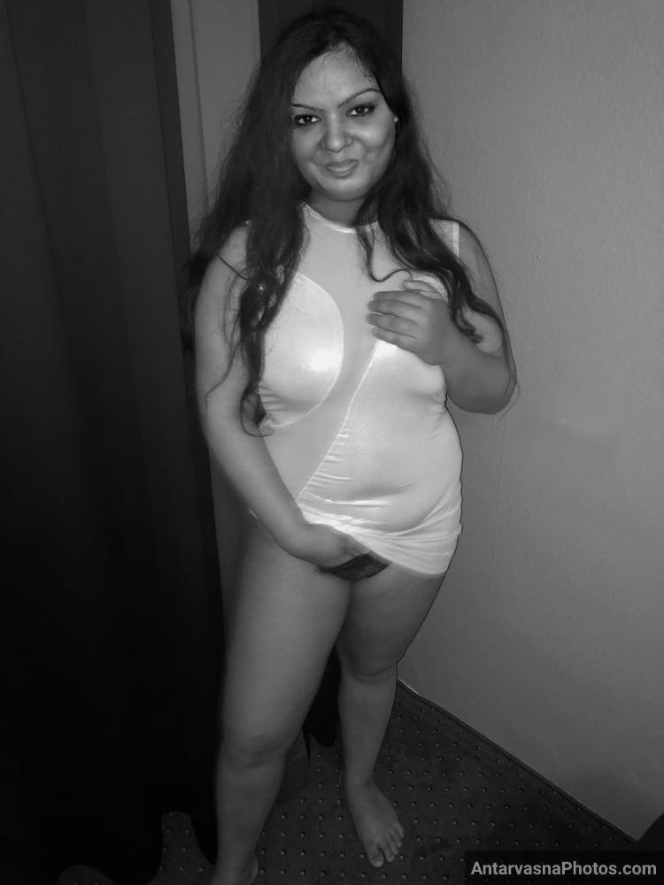 https://pub-5fcdf72a54cd4edbb03ec3edaa415a42.r2.dev/nakedleaks/indian_bhabhi_nude_pictures_collection_(64_high_quality_images)/46.jpg