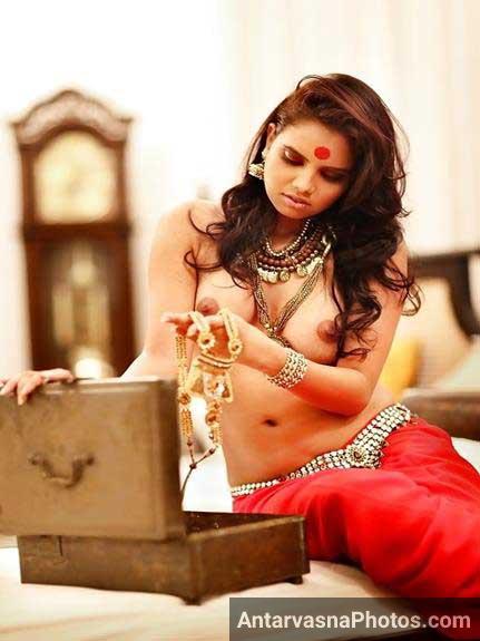 https://pub-5fcdf72a54cd4edbb03ec3edaa415a42.r2.dev/nakedleaks/indian_celebrity_kama_sutra_intimate_shots/0.jpg