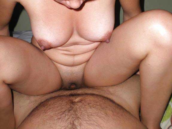 https://pub-5fcdf72a54cd4edbb03ec3edaa415a42.r2.dev/nakedleaks/indian_couple's_intimate_photo_session/1.jpg