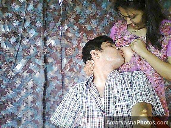 https://pub-5fcdf72a54cd4edbb03ec3edaa415a42.r2.dev/nakedleaks/indian_couple_engage_in_live_sexual_activity-pictures/3.jpg