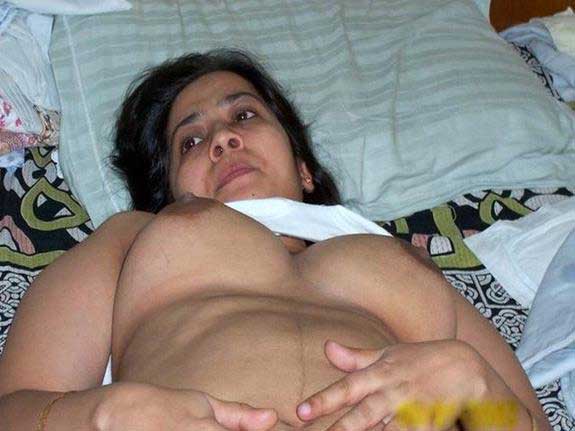 https://pub-5fcdf72a54cd4edbb03ec3edaa415a42.r2.dev/nakedleaks/indian_erotic_pictures_leading_to_arousal/3.jpg