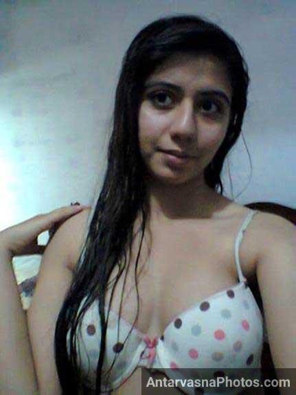 https://pub-5fcdf72a54cd4edbb03ec3edaa415a42.r2.dev/nakedleaks/indian_girl's_hot_selfie_leaked_online/3.jpg
