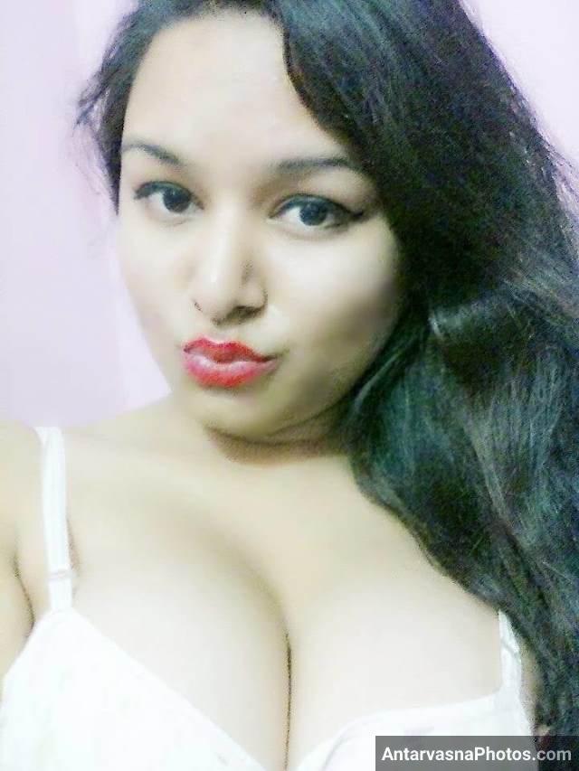 https://pub-5fcdf72a54cd4edbb03ec3edaa415a42.r2.dev/nakedleaks/indian_girl's_nude_selfies_for_her_lover/22.jpg