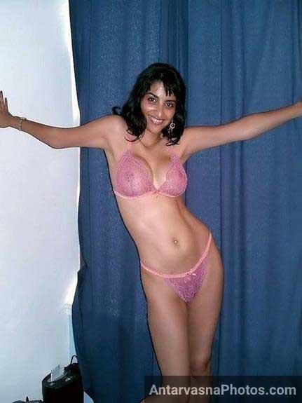 Indian Girl's Sensual Images in Lingerie