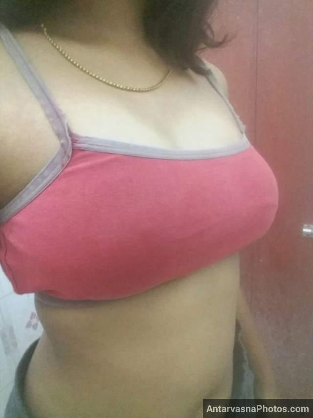 https://pub-5fcdf72a54cd4edbb03ec3edaa415a42.r2.dev/nakedleaks/indian_girl's_sensual_photos_showing_large_breasts/4.jpg