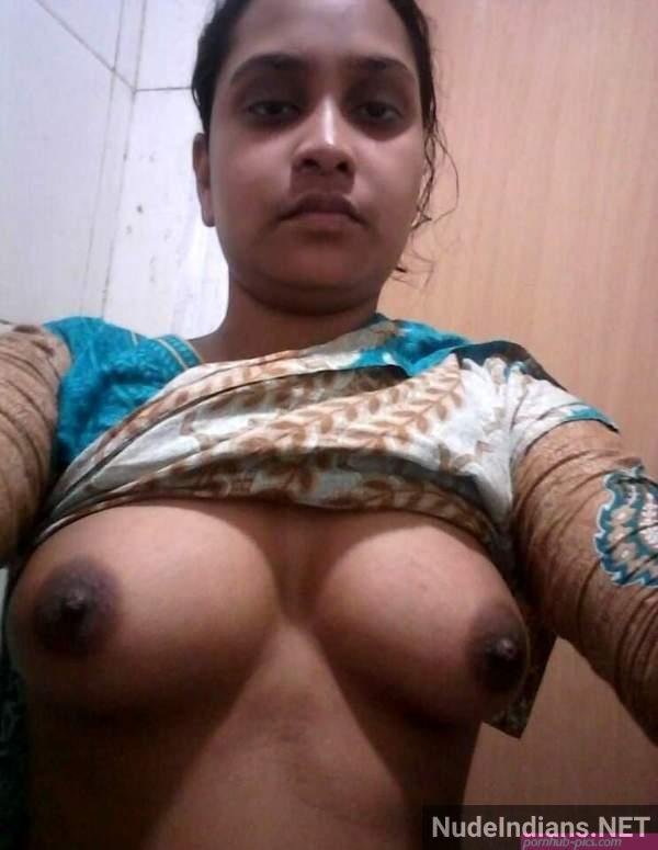 https://pub-5fcdf72a54cd4edbb03ec3edaa415a42.r2.dev/nakedleaks/indian_girls_showing_off_in_hot_boob_selfies/34.jpg