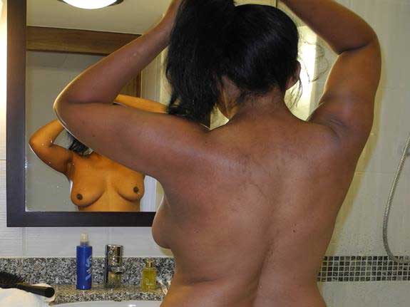 https://pub-5fcdf72a54cd4edbb03ec3edaa415a42.r2.dev/nakedleaks/indian_girls_with_stunning_bosoms_in_intimate_photos/0.jpg