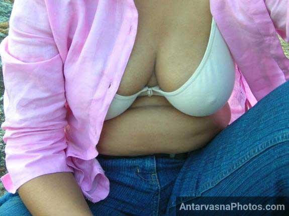 https://pub-5fcdf72a54cd4edbb03ec3edaa415a42.r2.dev/nakedleaks/indian_lady_veena_exposing_all_in_the_wild/2.jpg