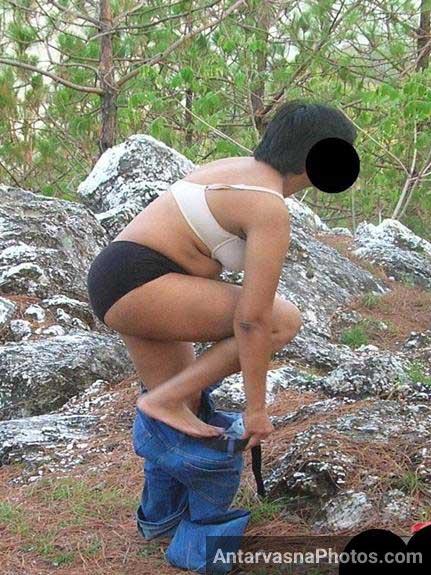 Indian Lady Veena Exposing All in the Wild