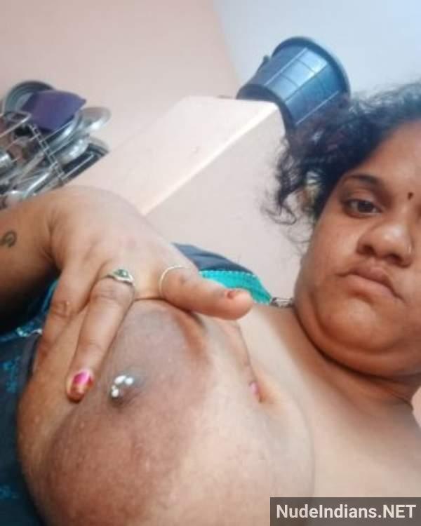 https://pub-5fcdf72a54cd4edbb03ec3edaa415a42.r2.dev/nakedleaks/indian_mature_aunty's_nude_big_breast_images/31.jpg