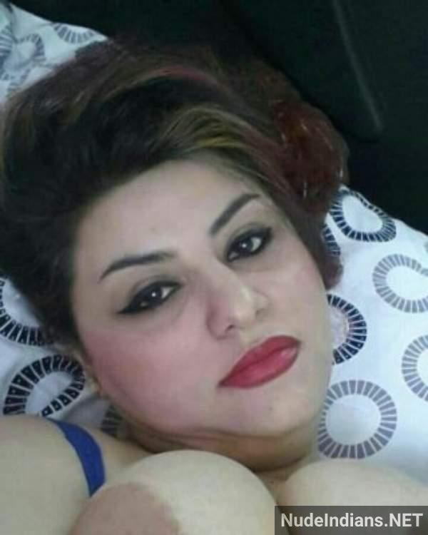 https://pub-5fcdf72a54cd4edbb03ec3edaa415a42.r2.dev/nakedleaks/indian_mature_aunty's_nude_big_breast_images/32.jpg