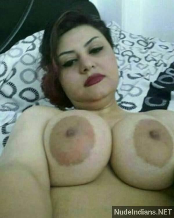 https://pub-5fcdf72a54cd4edbb03ec3edaa415a42.r2.dev/nakedleaks/indian_mature_aunty's_nude_big_breast_images/39.jpg