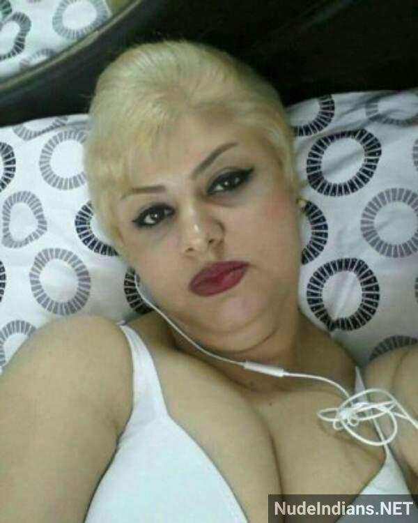 https://pub-5fcdf72a54cd4edbb03ec3edaa415a42.r2.dev/nakedleaks/indian_mature_aunty's_nude_big_breast_images/52.jpg