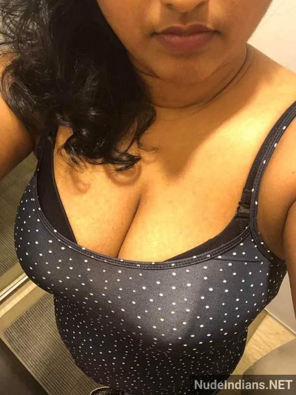 https://pub-5fcdf72a54cd4edbb03ec3edaa415a42.r2.dev/nakedleaks/indian_mature_moms_and_milfs_erotica_collection/77.jpg