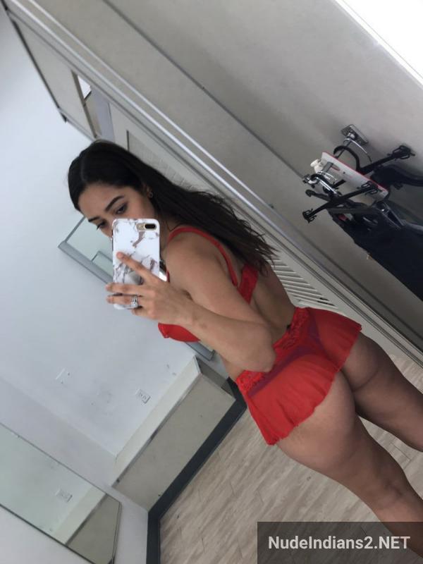 https://pub-5fcdf72a54cd4edbb03ec3edaa415a42.r2.dev/nakedleaks/indian_nri_akansha's_provocative_selfies_in_lingerie/33.jpg