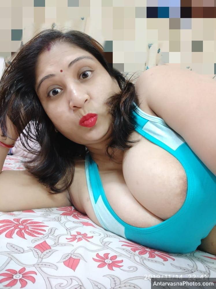 https://pub-5fcdf72a54cd4edbb03ec3edaa415a42.r2.dev/nakedleaks/indian_teacher_bhabhi_revealing_big_assets_in_sexy_photos/3.jpg