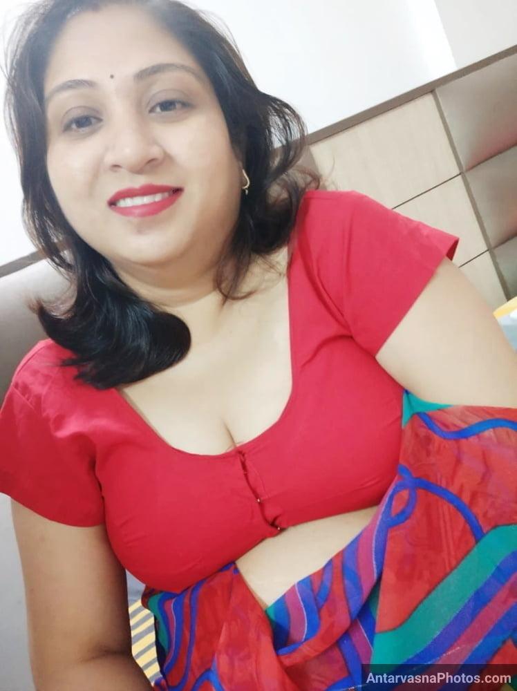 https://pub-5fcdf72a54cd4edbb03ec3edaa415a42.r2.dev/nakedleaks/indian_teacher_bhabhi_revealing_big_assets_in_sexy_photos/4.jpg