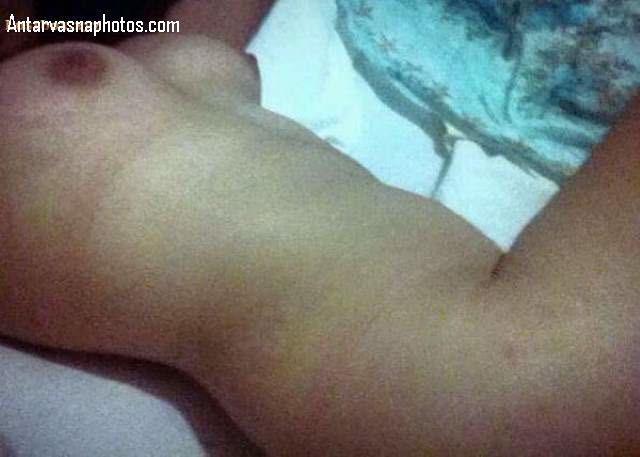 https://pub-5fcdf72a54cd4edbb03ec3edaa415a42.r2.dev/nakedleaks/indian_teen's_private_photos_exposed_online/2.jpg