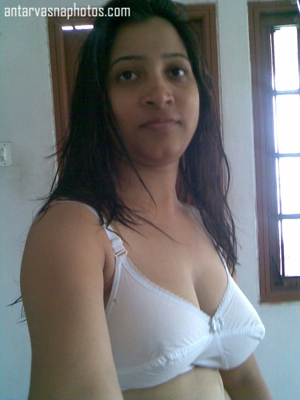 https://pub-5fcdf72a54cd4edbb03ec3edaa415a42.r2.dev/nakedleaks/indian_teen_chunni_displays_her_large_breasts/0.jpg