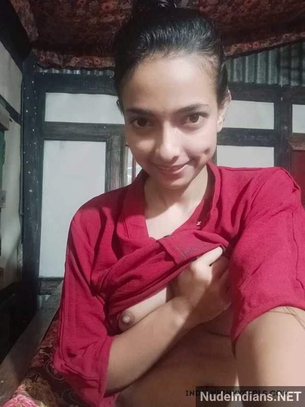 https://pub-5fcdf72a54cd4edbb03ec3edaa415a42.r2.dev/nakedleaks/indian_university_women_revealing_breasts_for_intimate_moments/38.jpg
