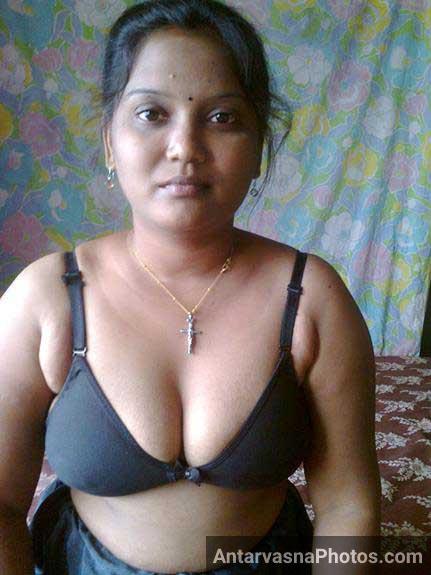 https://pub-5fcdf72a54cd4edbb03ec3edaa415a42.r2.dev/nakedleaks/indian_wife's_alluring_busty_photos/0.jpg