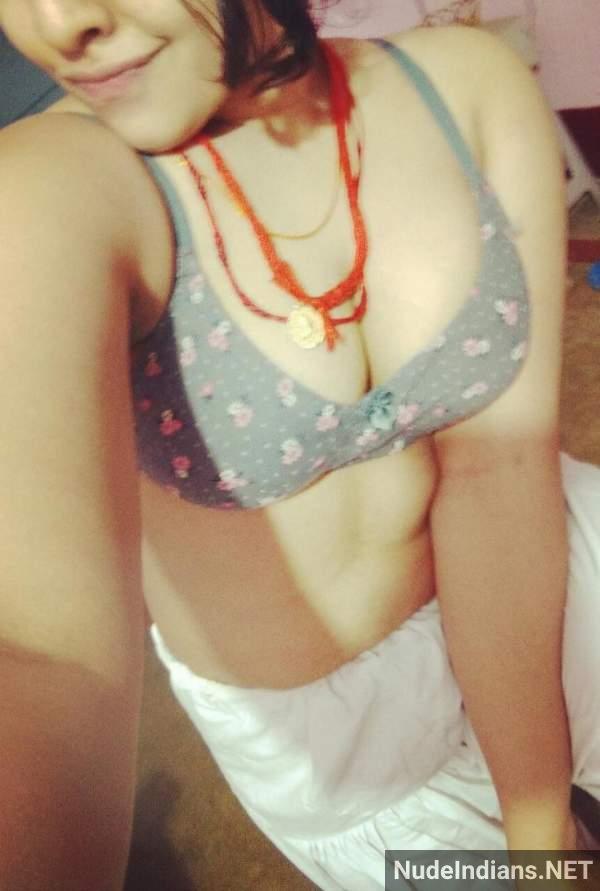 https://pub-5fcdf72a54cd4edbb03ec3edaa415a42.r2.dev/nakedleaks/indian_women_displaying_their_busty_figures_in_lingerie_selfies/39.jpg