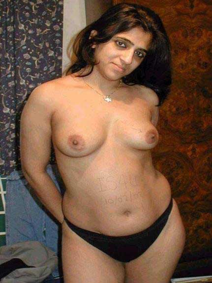 https://pub-5fcdf72a54cd4edbb03ec3edaa415a42.r2.dev/nakedleaks/indulge_in_attractive_photos_of_indian_bhabhi/7.jpg