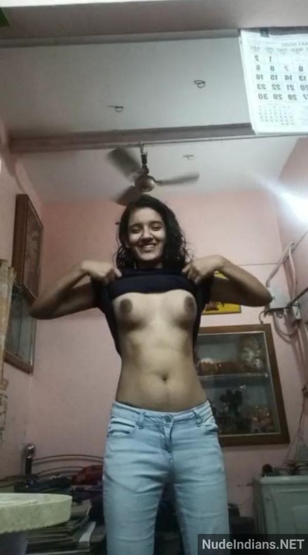 https://pub-5fcdf72a54cd4edbb03ec3edaa415a42.r2.dev/nakedleaks/indulge_in_mayanti's_revealing_selfies_from_kochi/4.jpg