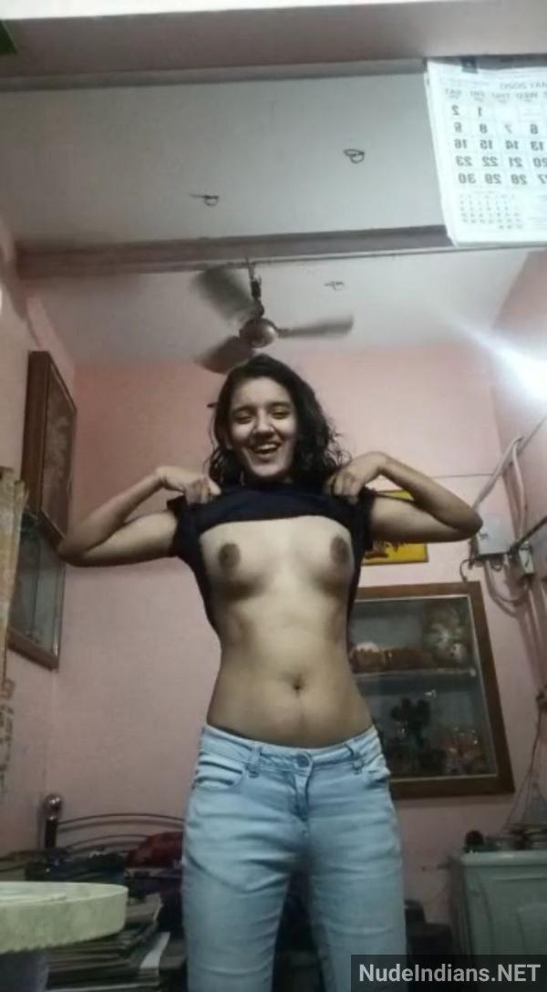 https://pub-5fcdf72a54cd4edbb03ec3edaa415a42.r2.dev/nakedleaks/indulge_in_mayanti's_revealing_selfies_from_kochi/6.jpg