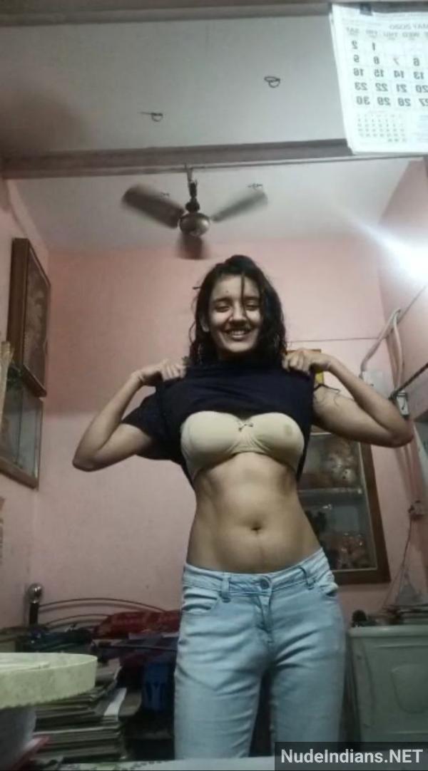 https://pub-5fcdf72a54cd4edbb03ec3edaa415a42.r2.dev/nakedleaks/indulge_in_mayanti's_revealing_selfies_from_kochi/8.jpg