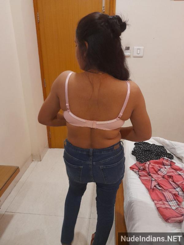 https://pub-5fcdf72a54cd4edbb03ec3edaa415a42.r2.dev/nakedleaks/indulge_in_noida_kavita_bhabhi's_display_of_big_assets_in_fiery_lingerie/3.jpg