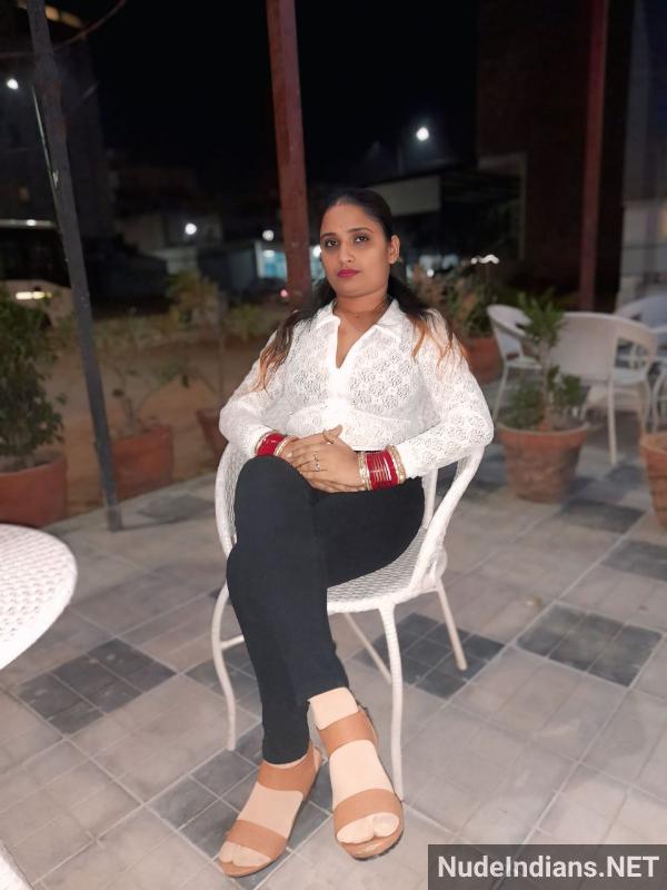 https://pub-5fcdf72a54cd4edbb03ec3edaa415a42.r2.dev/nakedleaks/indulge_in_noida_kavita_bhabhi's_display_of_big_assets_in_fiery_lingerie/5.jpg