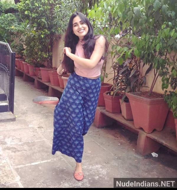 https://pub-5fcdf72a54cd4edbb03ec3edaa415a42.r2.dev/nakedleaks/indulge_in_the_delightful_curves_of_my_friend’s_partner_priyanshi_shukla/2.jpg