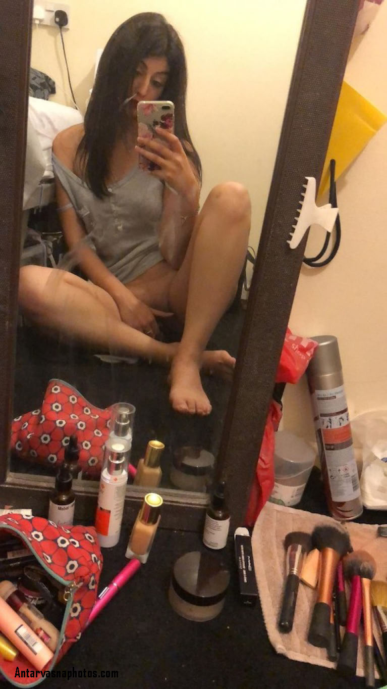 https://pub-5fcdf72a54cd4edbb03ec3edaa415a42.r2.dev/nakedleaks/innocent_indian_teen_snaps_virgin_pussy_pics/2.jpg